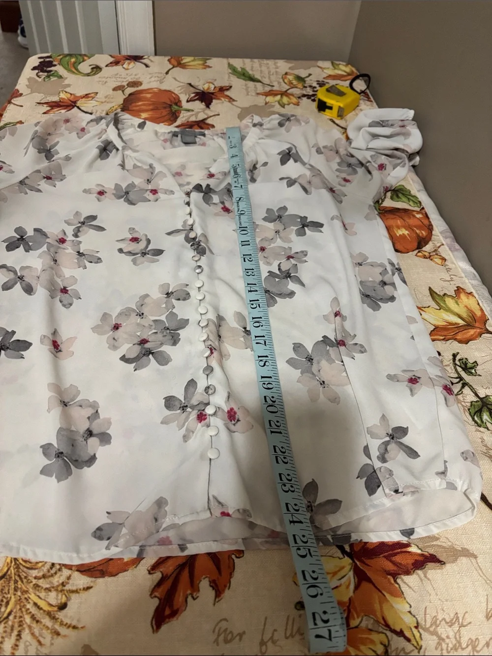 Saint Tropez West White Floral V-Neck Blouse with Gray & Pink Accents